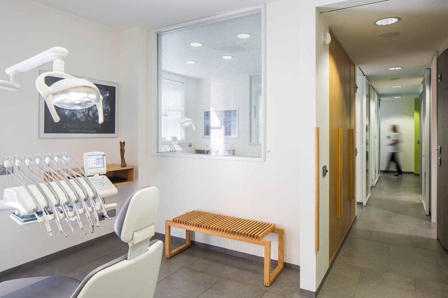 Sala operativa con riunito - Studio Dentistico Lolli